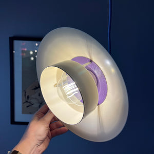 Lamellenlampe Modell Garda lila weiß von Design Light
