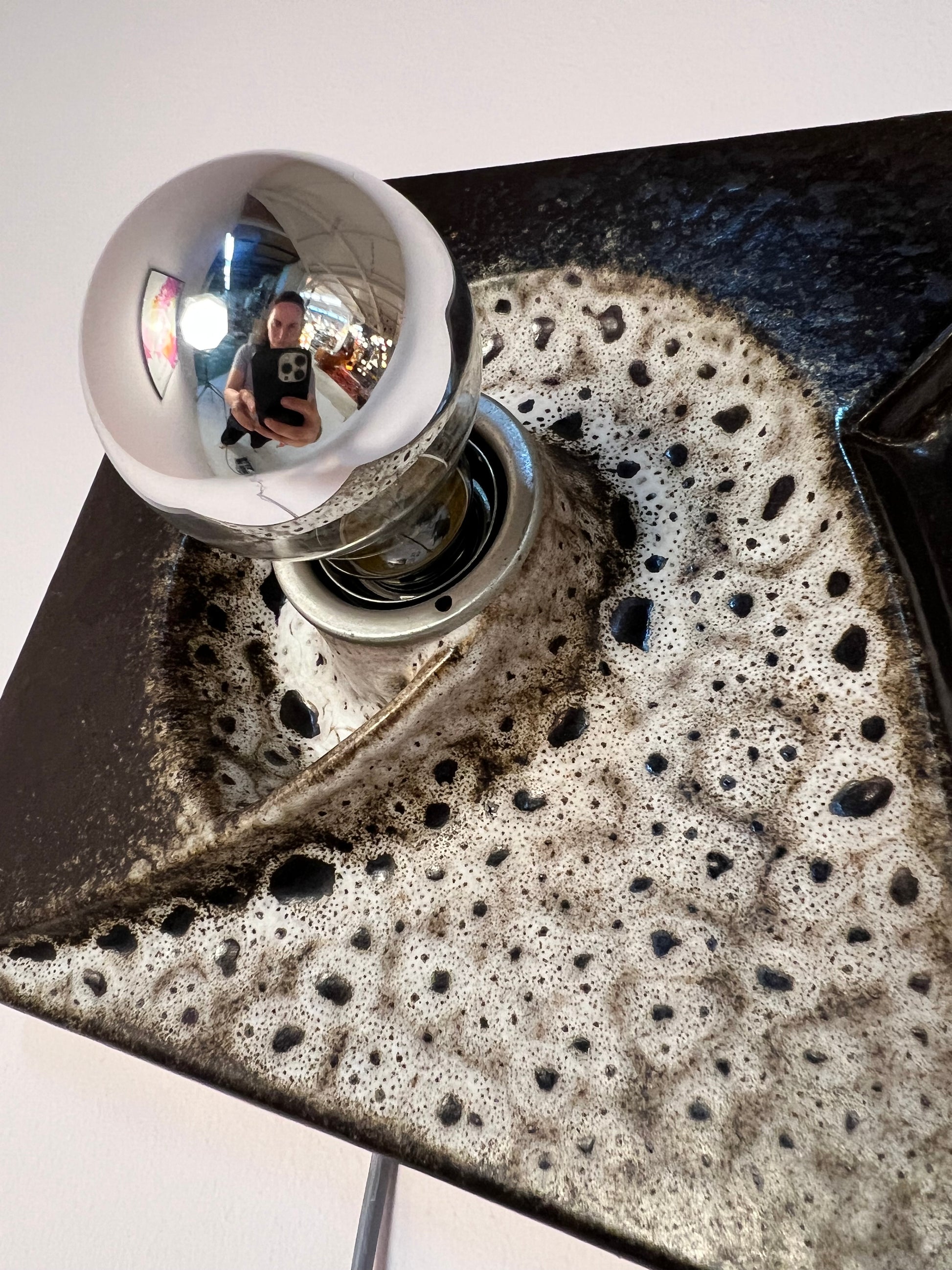 Wandlampe braun weiß Keramik von WGP PAN