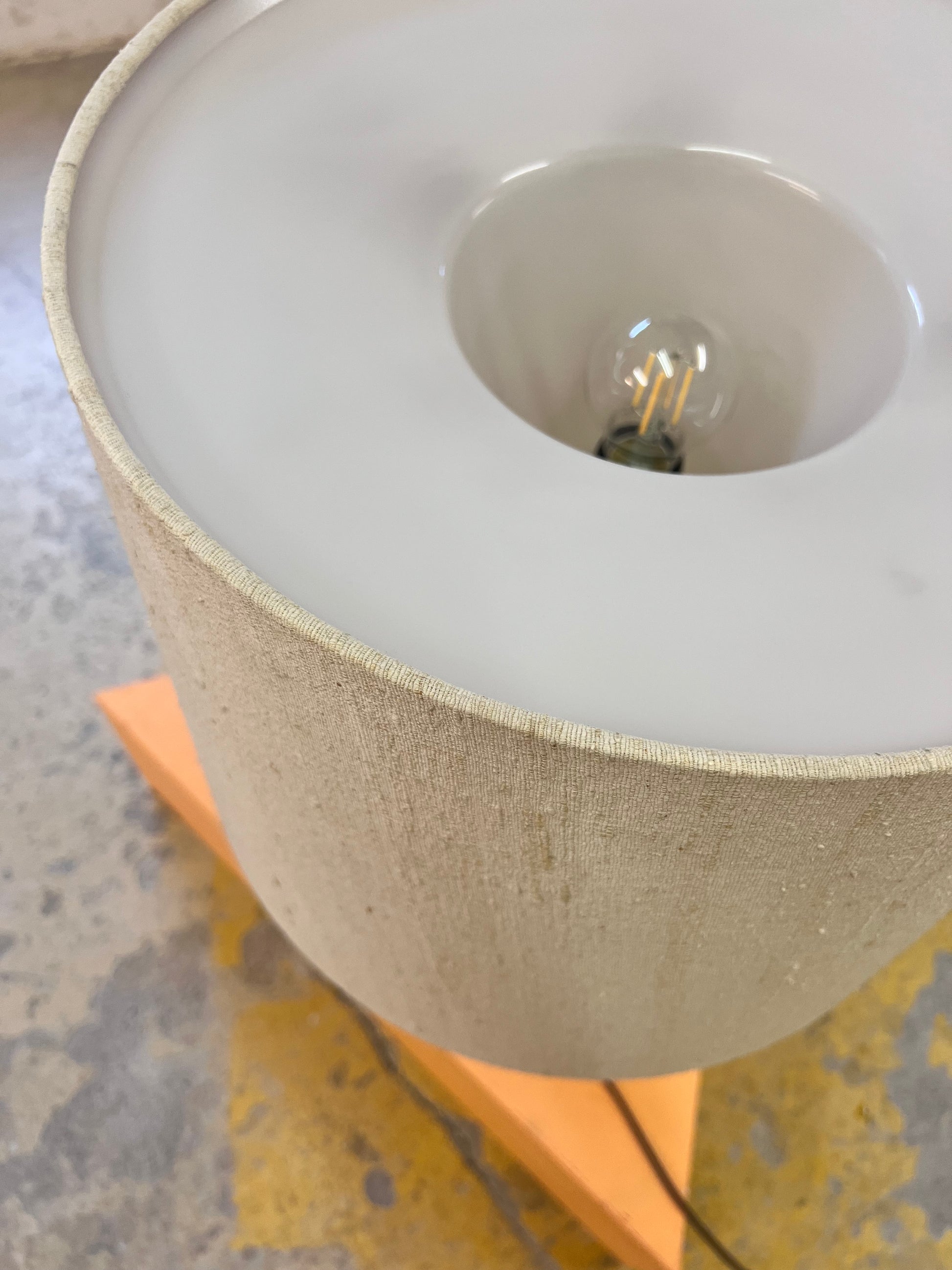 Tischlampe Teak & Rohseide von DOMUS