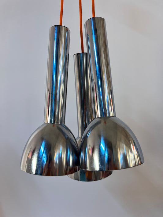 Spotlampe Chrom mit orangem Akzentschirm