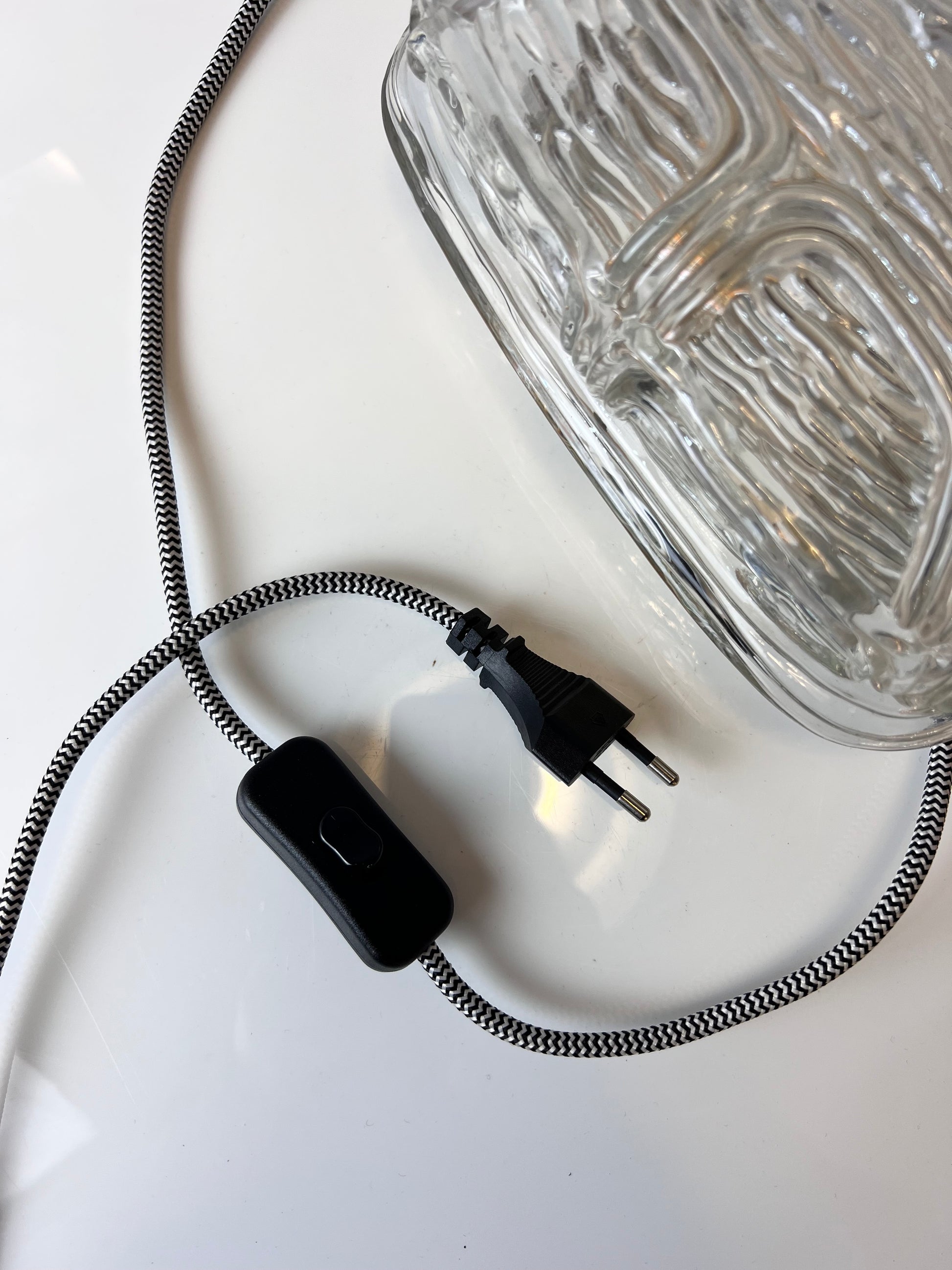Wandlampe Strukturglas mit Kabel
