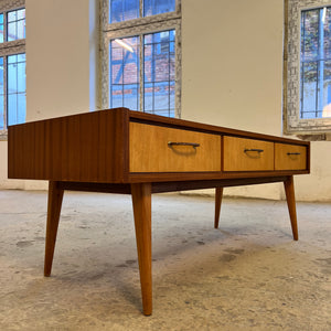 Kleines Lowboard Esche Teak