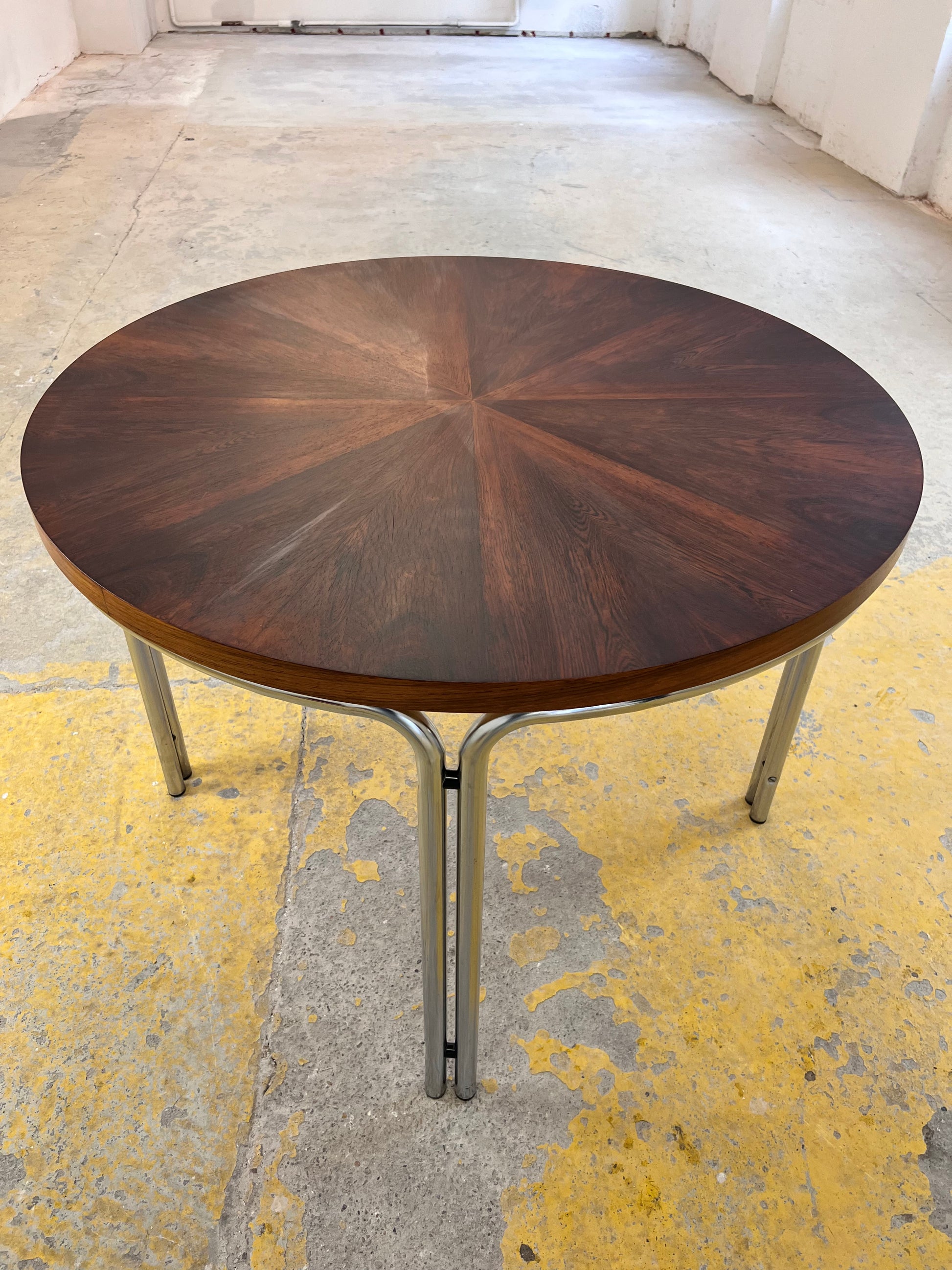 Runder Esstisch Palisander & Chrom