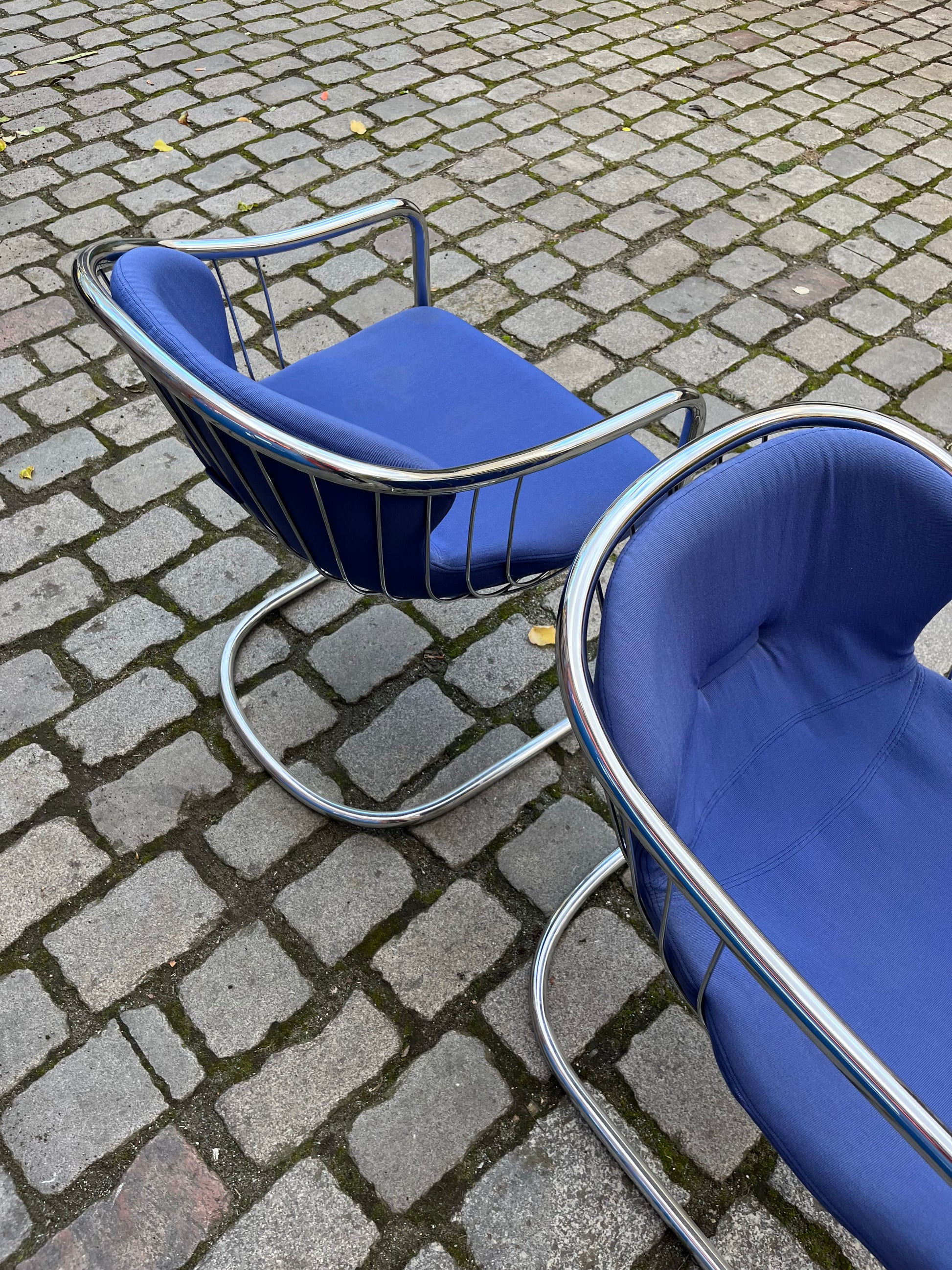 Set: 2x Freischwinger Chrom blau von Gastone Rinaldi für Alma