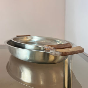 Set: 2 Tabletts Edelstahl mit Teak Griffen von VOSS