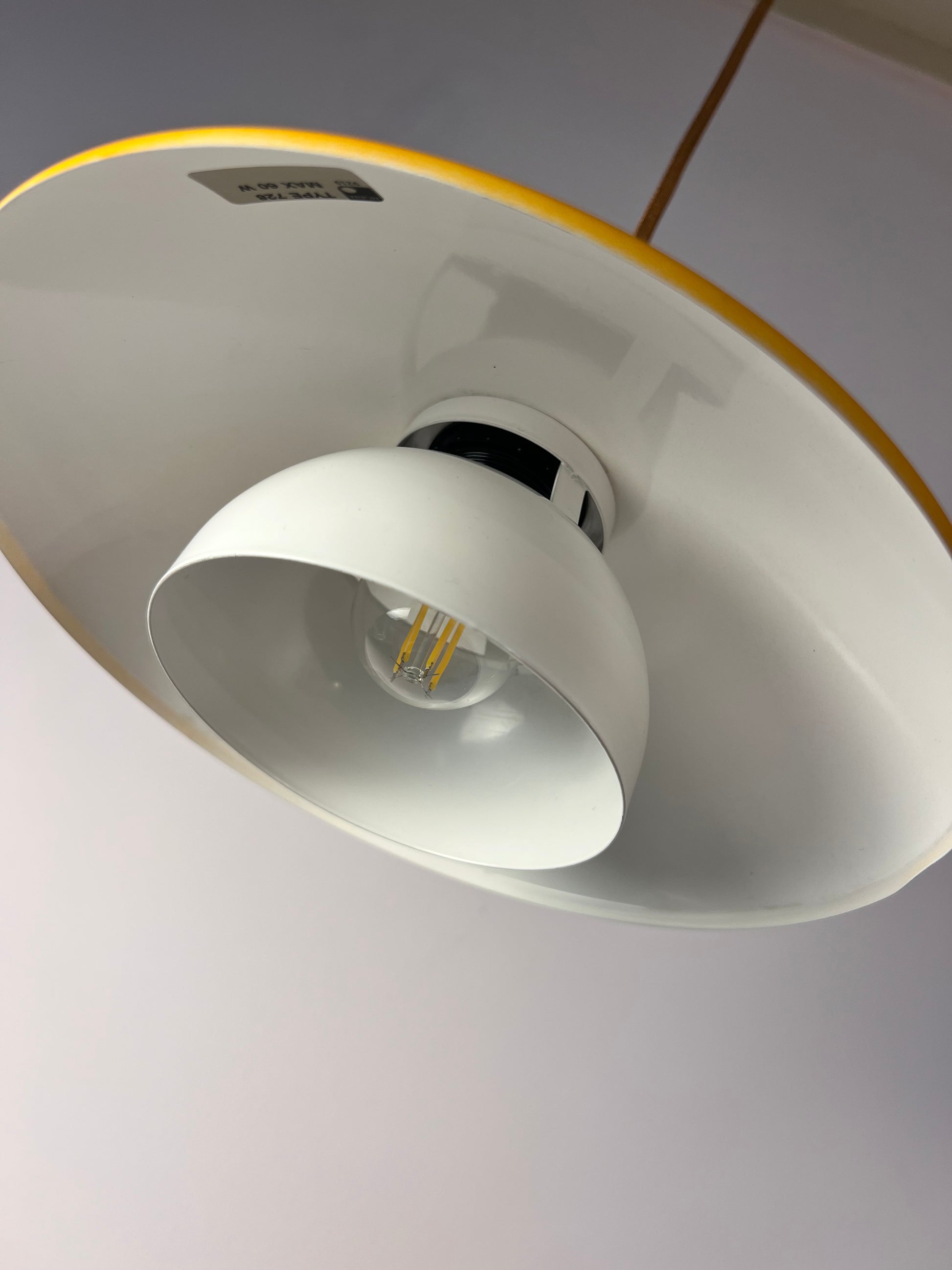Lamellenlampe Typ 827 teils neu lackiert gelb weiß von Horn