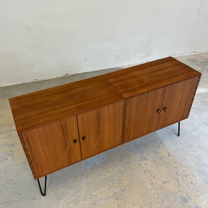 Sideboard Teak mit Flügeltüren & Messinggriffen
