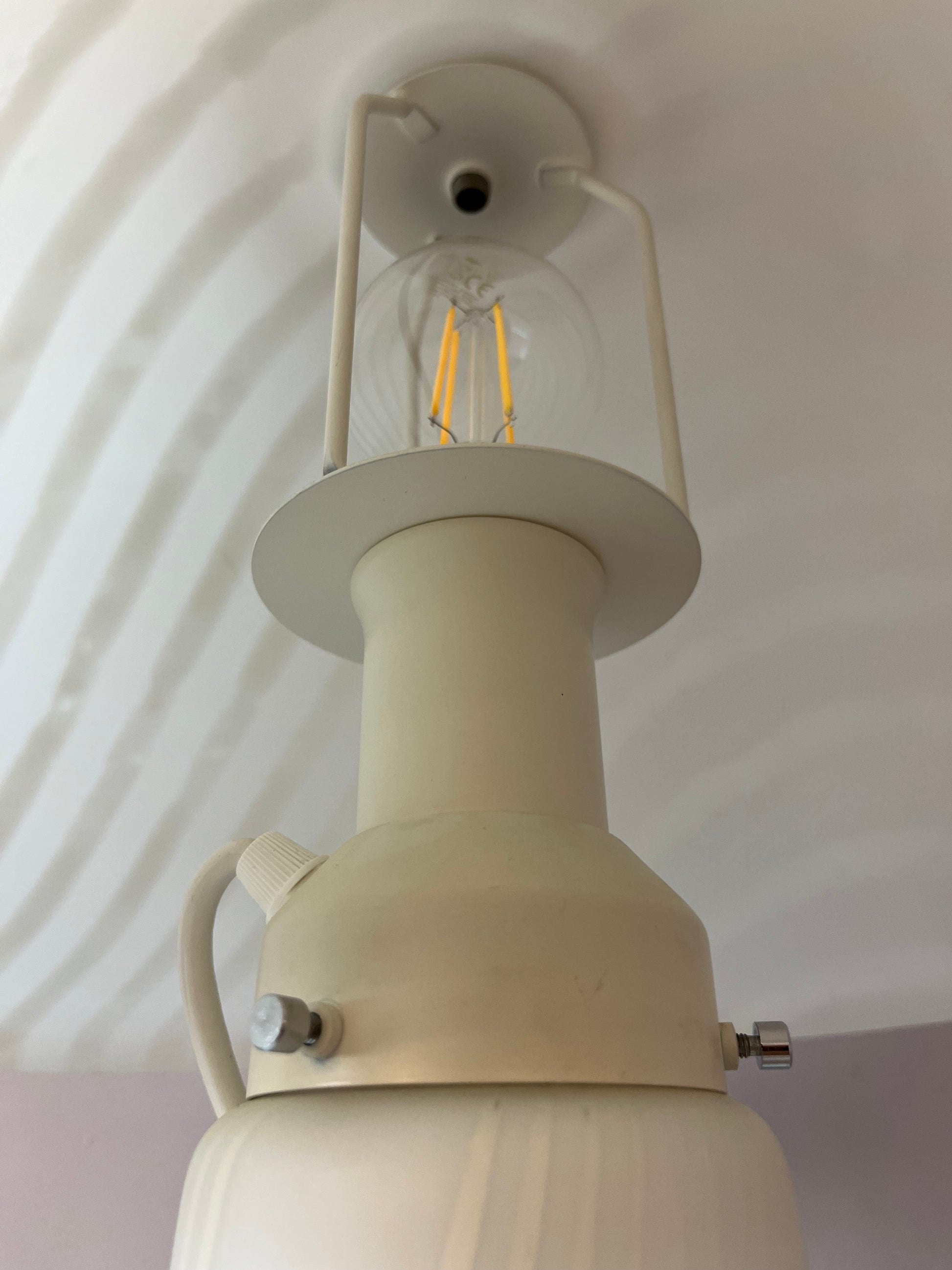 Pilzlampe weiß mit Zebramuster von Peill & Putzler