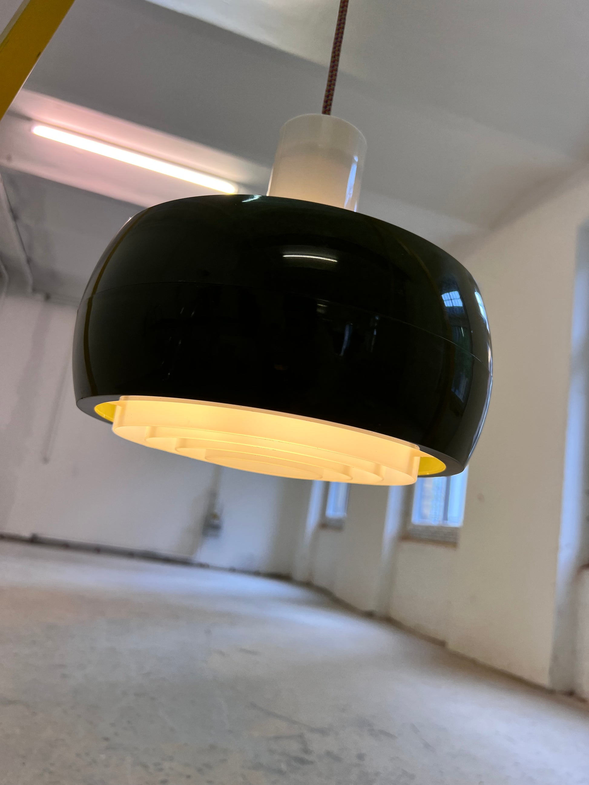 Hängelampe olivgrün Kunststoff aus Dänemark