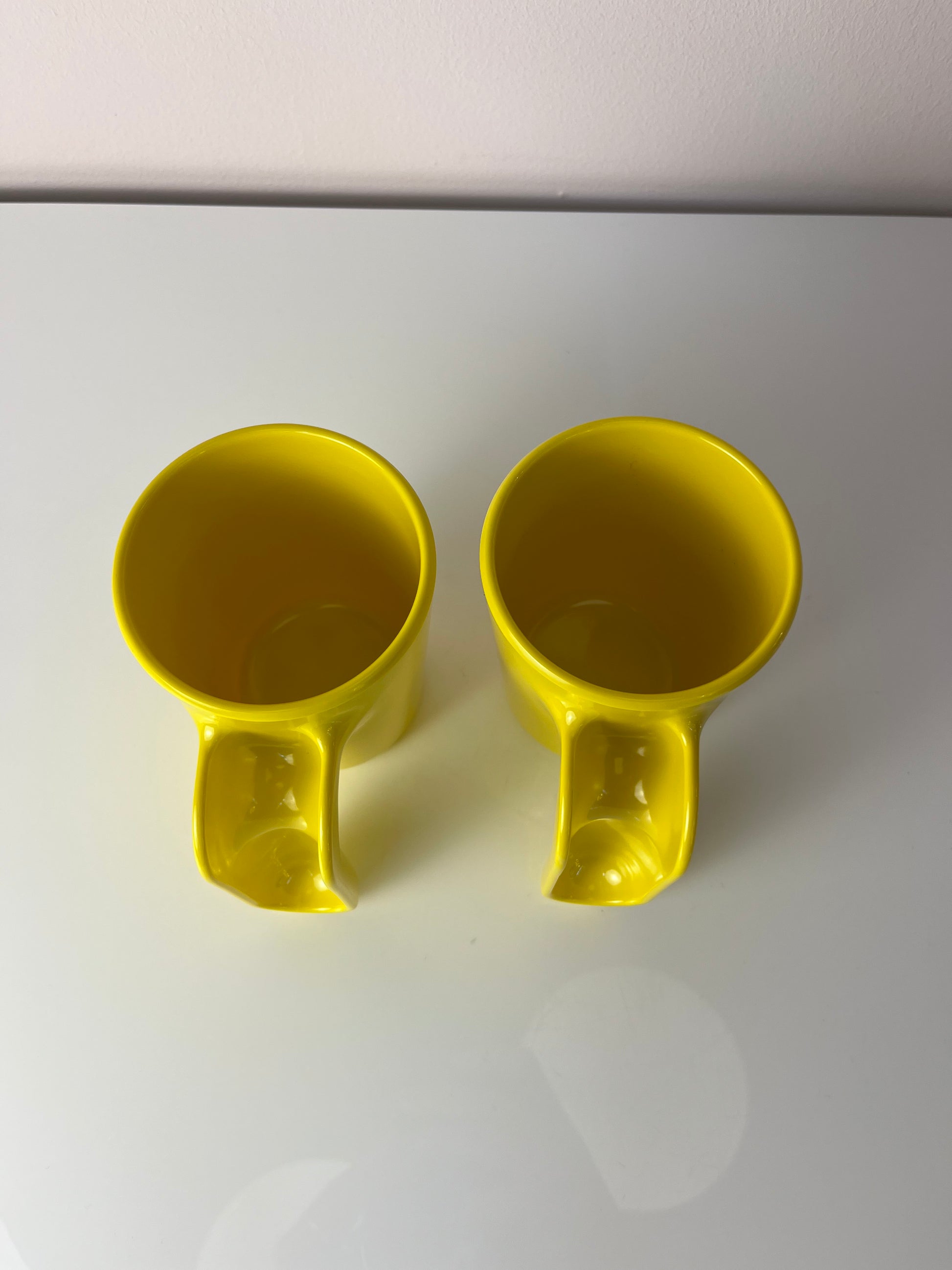 Set: 2x Tasse gelb von Ole Jensen für Room Copenhagen