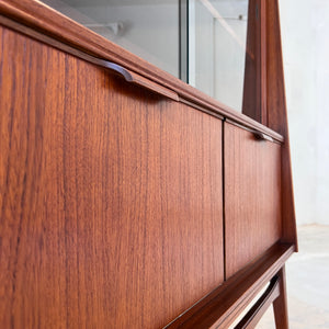 Vitrine Teak mit Klappfächern aus Deutschland
