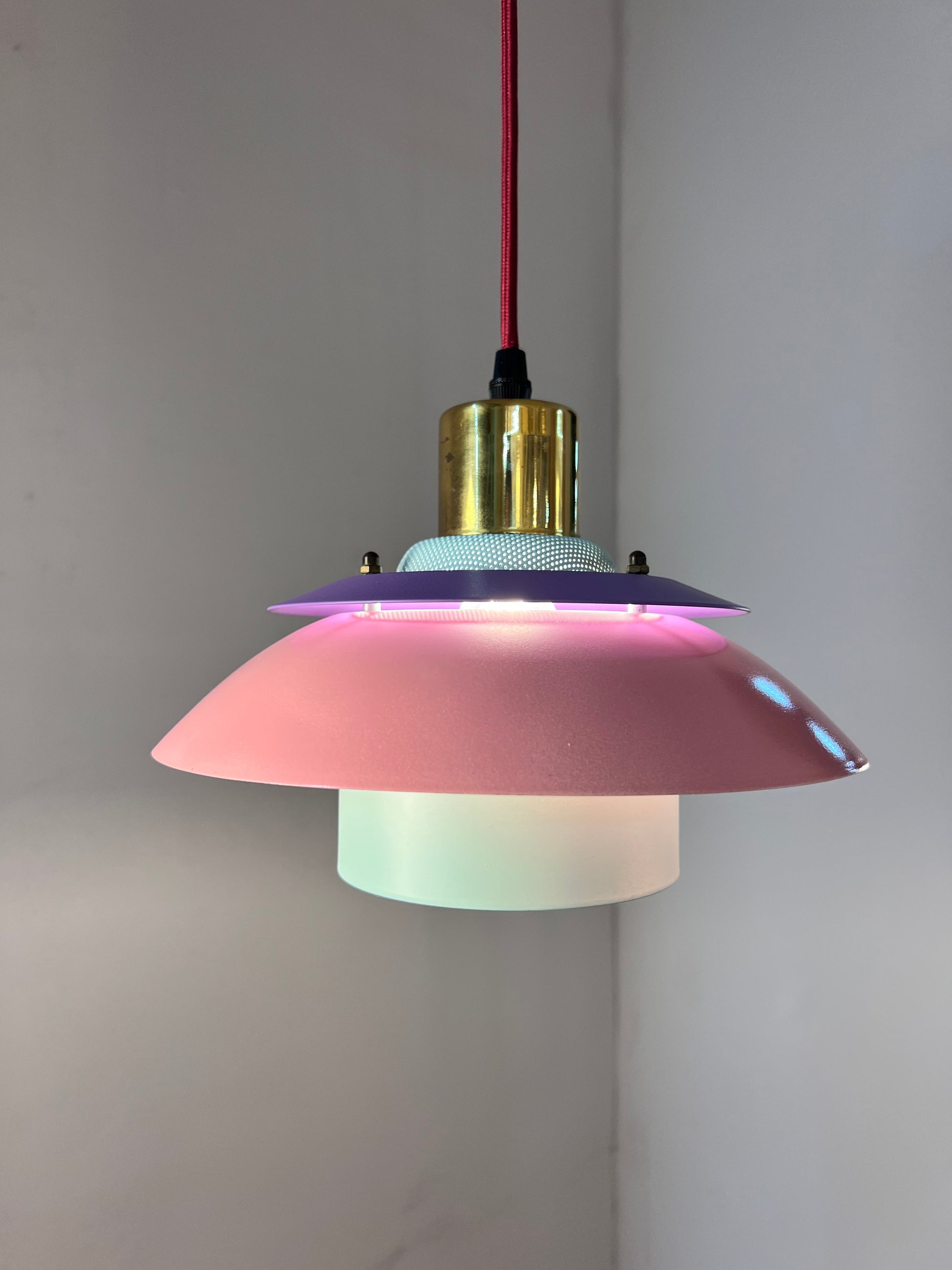 Lamellenlampe neu lackiert mint rosa lila aus Dänemark