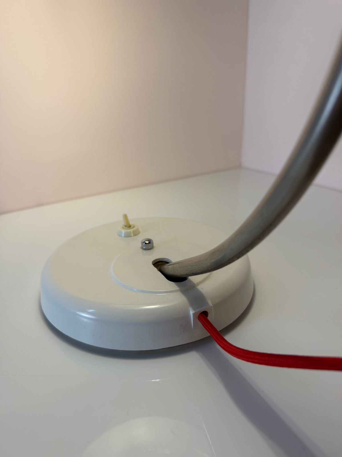 Schreibtischlampe weiß Metall von Helion - VEB Leuchtenbau Arnstadt