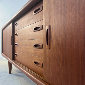 Sideboard Teak von H.P. Hansen - Breite 220 cm