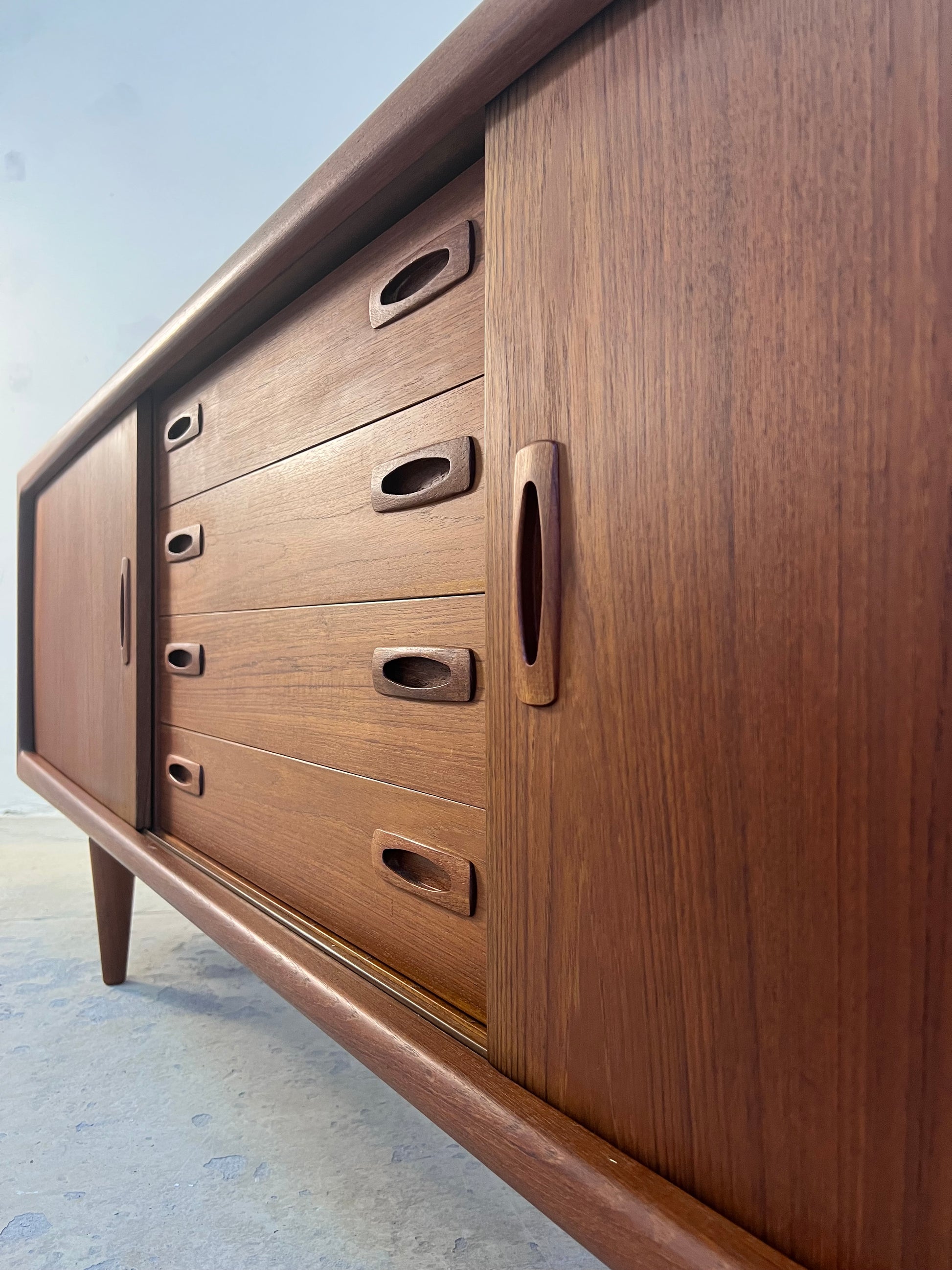 Sideboard Teak von H.P. Hansen - Breite 220 cm
