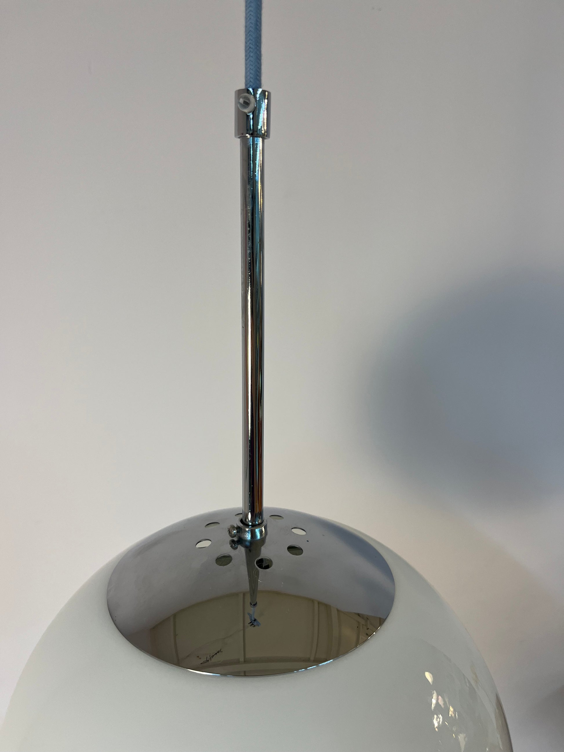 Kugellampe weiß Chrom Glas mit Stab