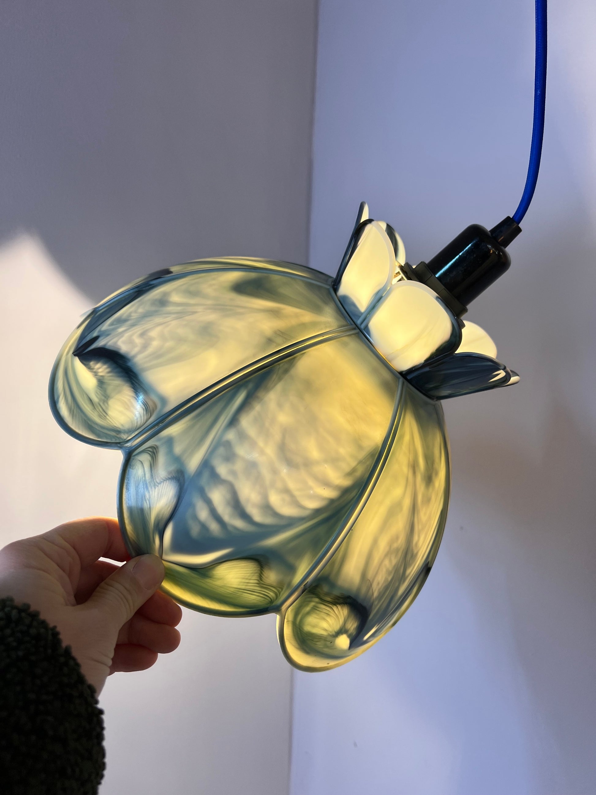 Hängelampe marmorierte Blume Kunststoff aus Dänemark