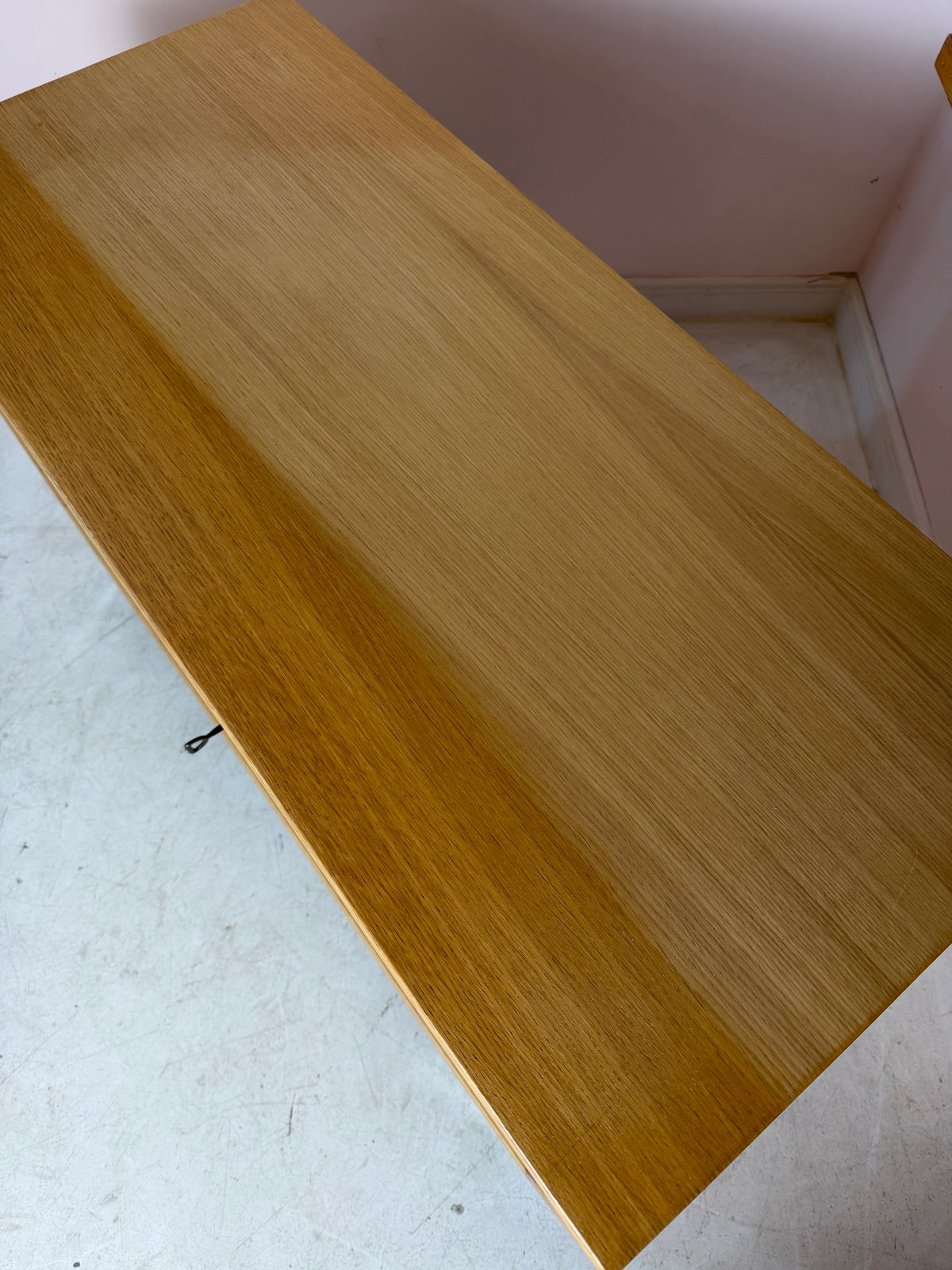 Schrank Eiche mit neuen Chromfüßen von WK Möbel