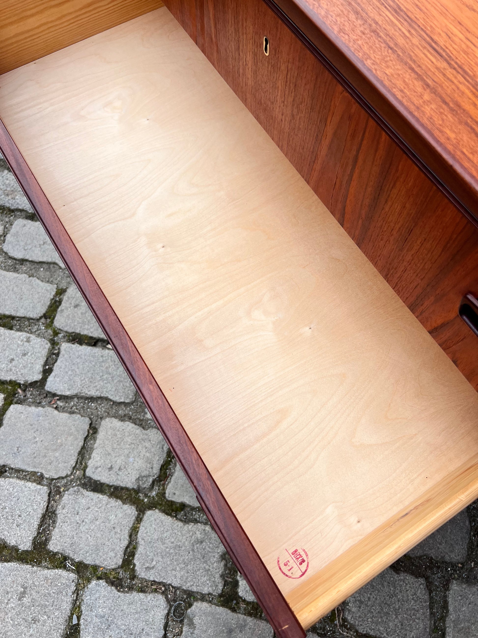 Flache Kommode Teak aus Dänemark