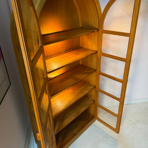 Rundbogen Vitrine Teak von Dyrlund