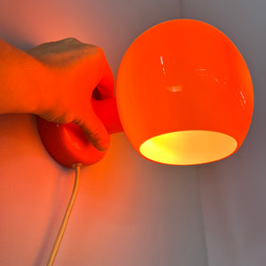Tischlampe / Wandlampe Astronaut orange von Michael Bang für Holmegaard