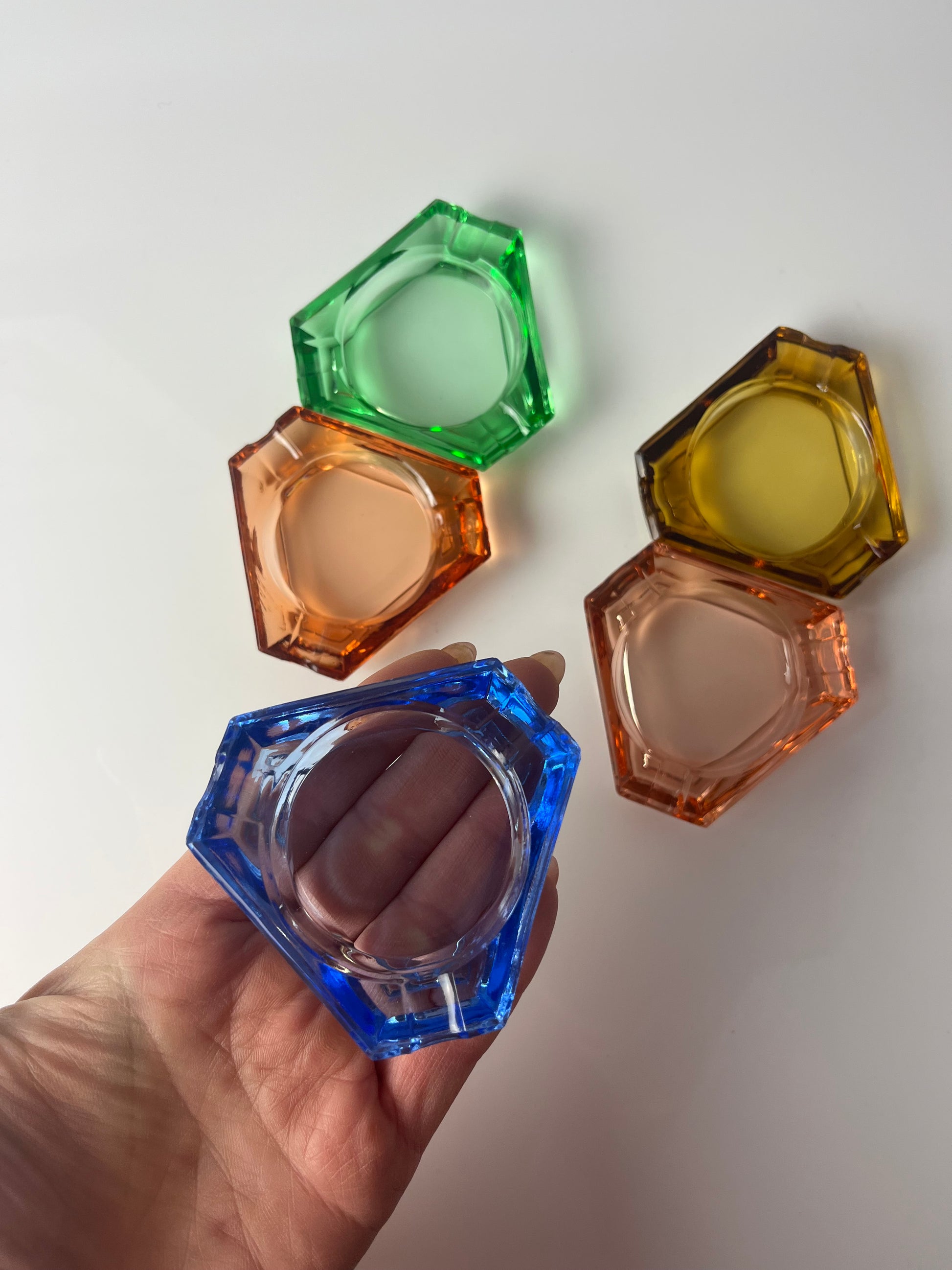 Set: 5 Aschenbecher pastell Glas