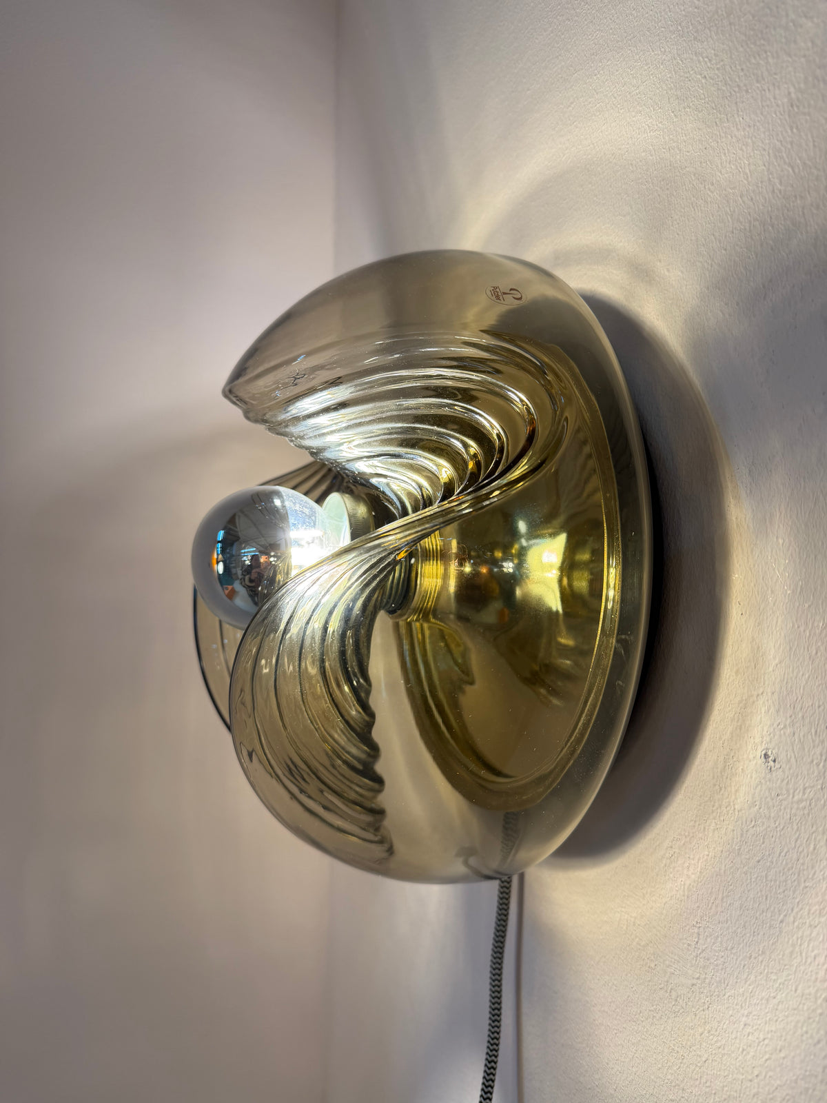 Kleine Wandlampe Futura Rauchglas Messing von Koch & Lowy für Peill & Putzler