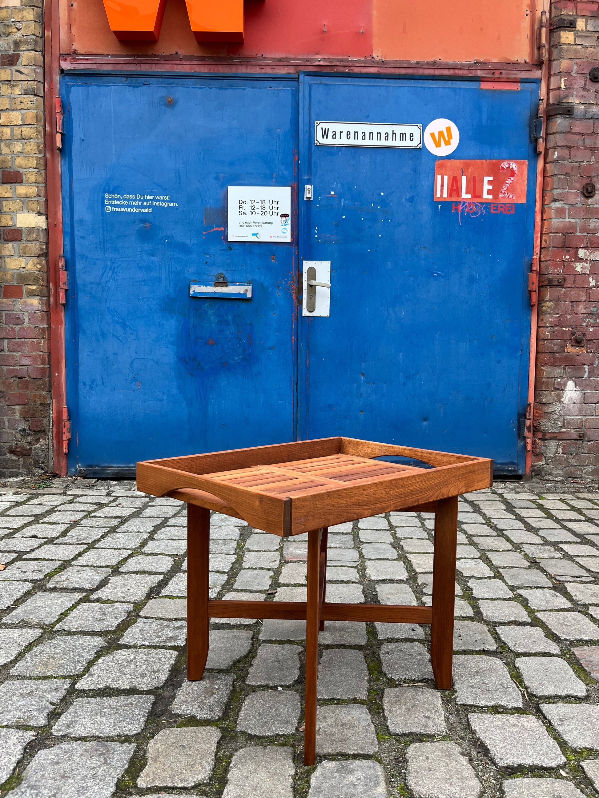 Klappbarer Beistelltisch Teak mit Tablett