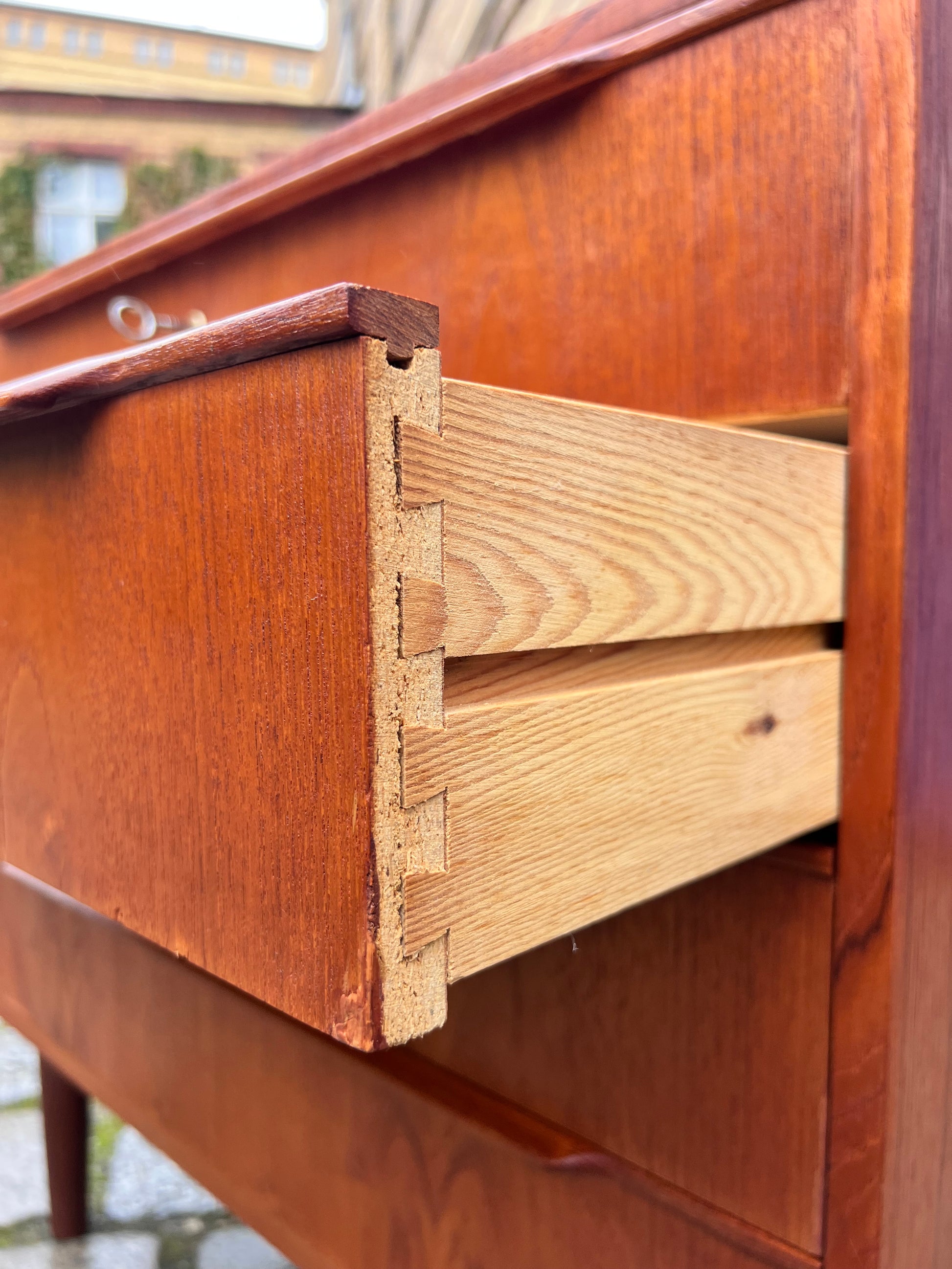 Kommode Teak mit Schloss aus Dänemark