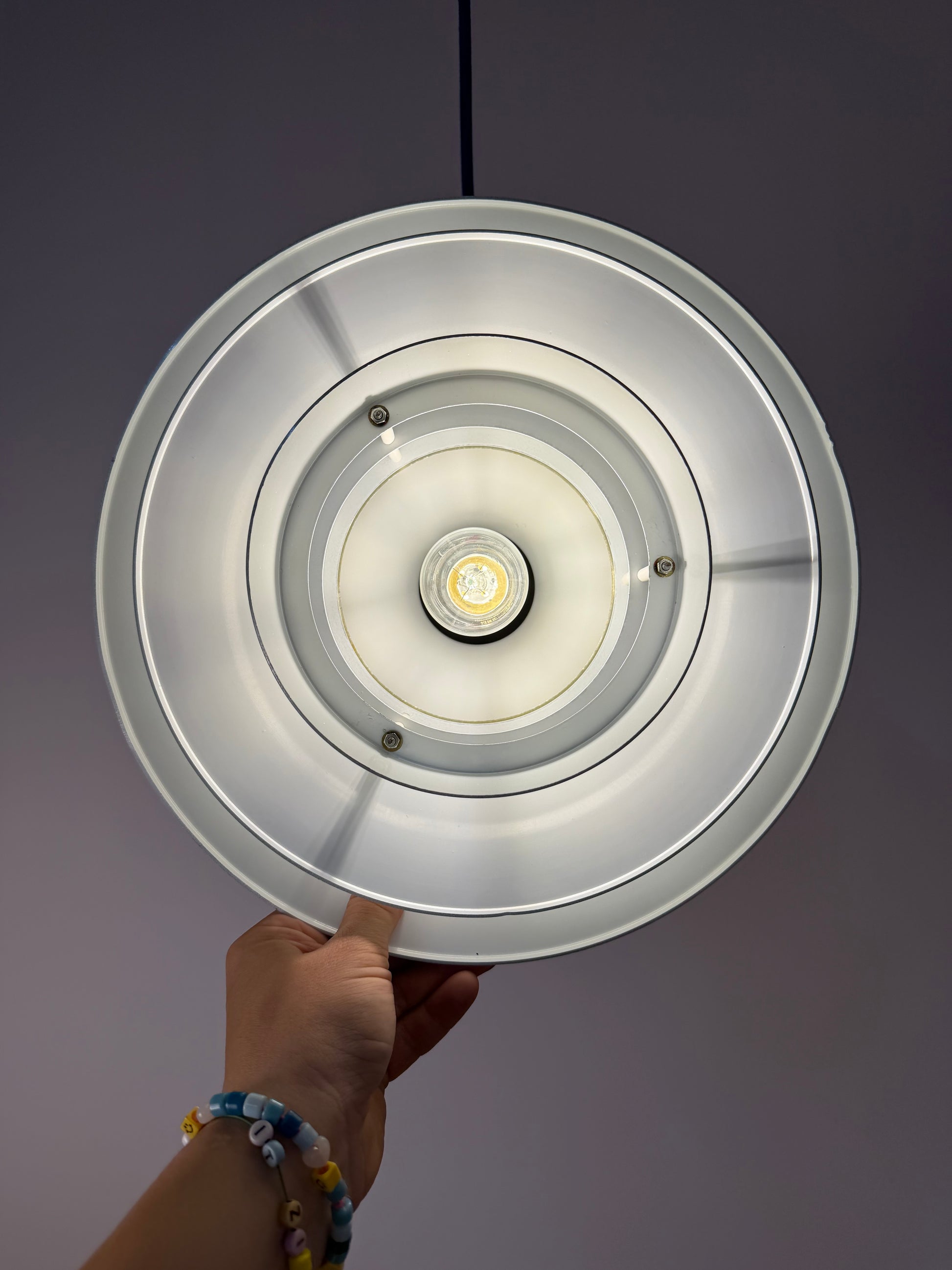 Lamellenlampe Hochglanz weiß Messing aus Dänemark