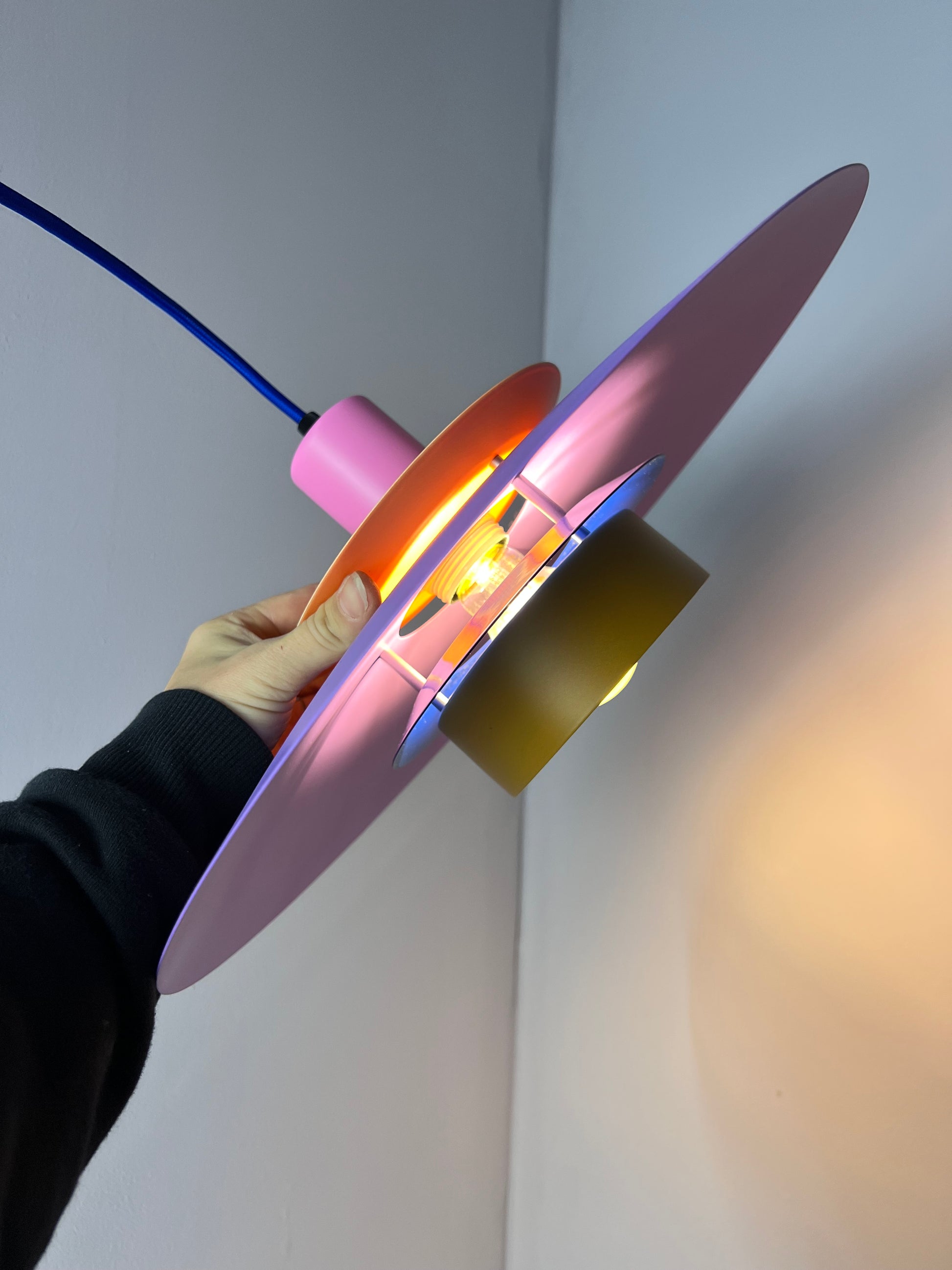 Lamellenlampe neu lackiert lila ocker