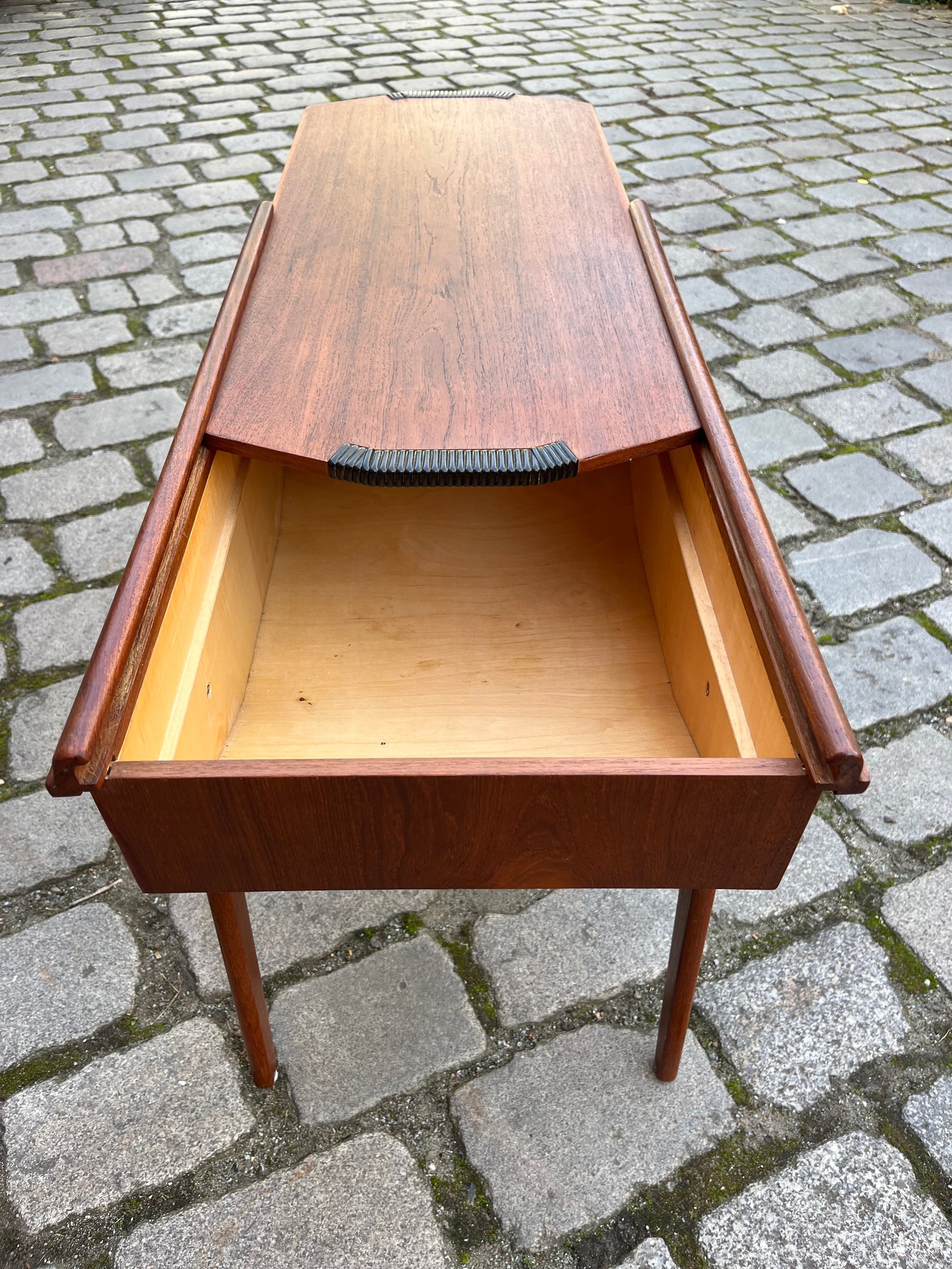 Beistelltisch / Nähkasten Teak aus Dänemark