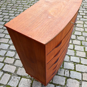 Geschwungene Kommode Teak aus Dänemark