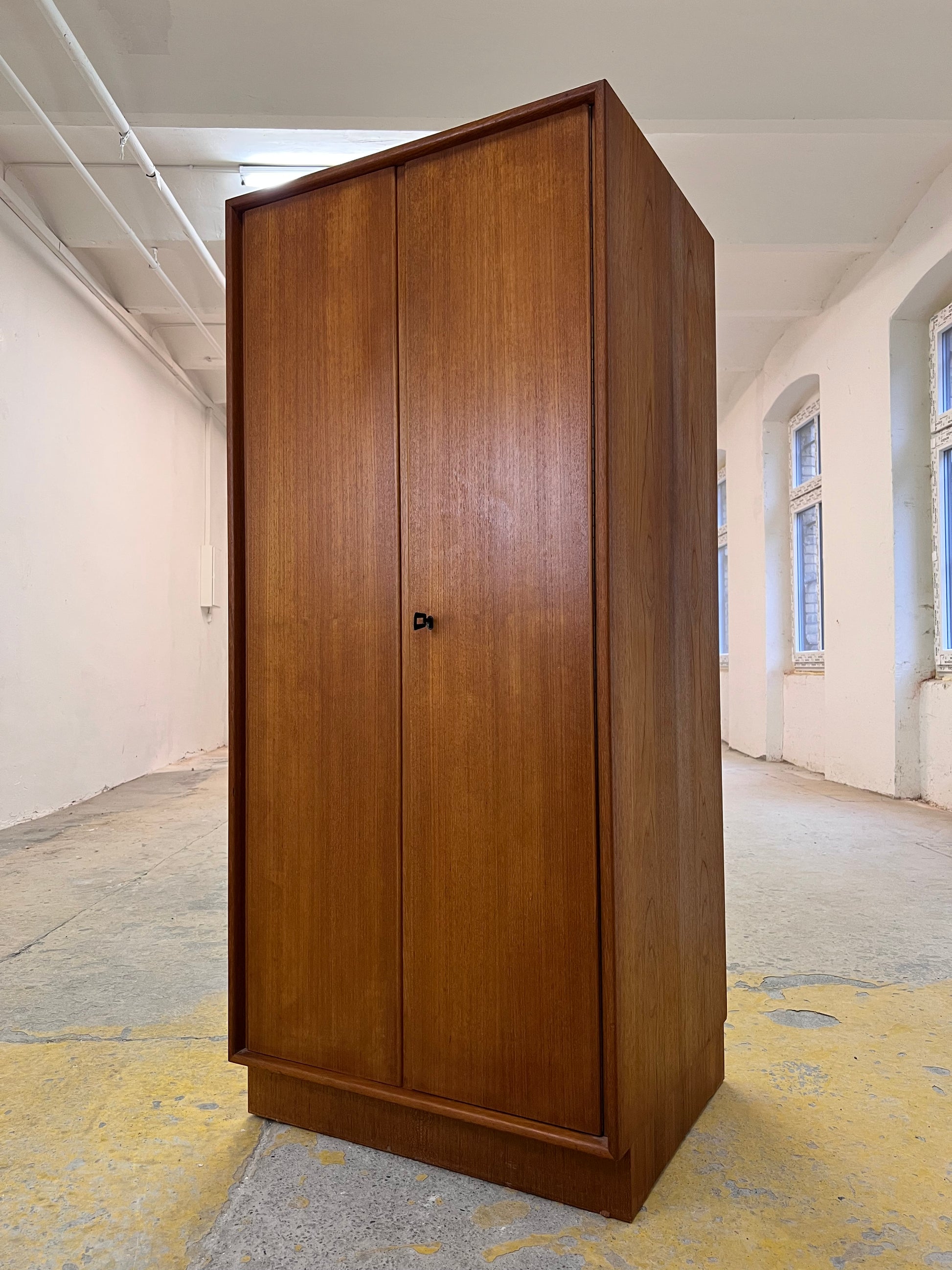 Kleiderschrank Typ 2994 Teak von rt Möbel