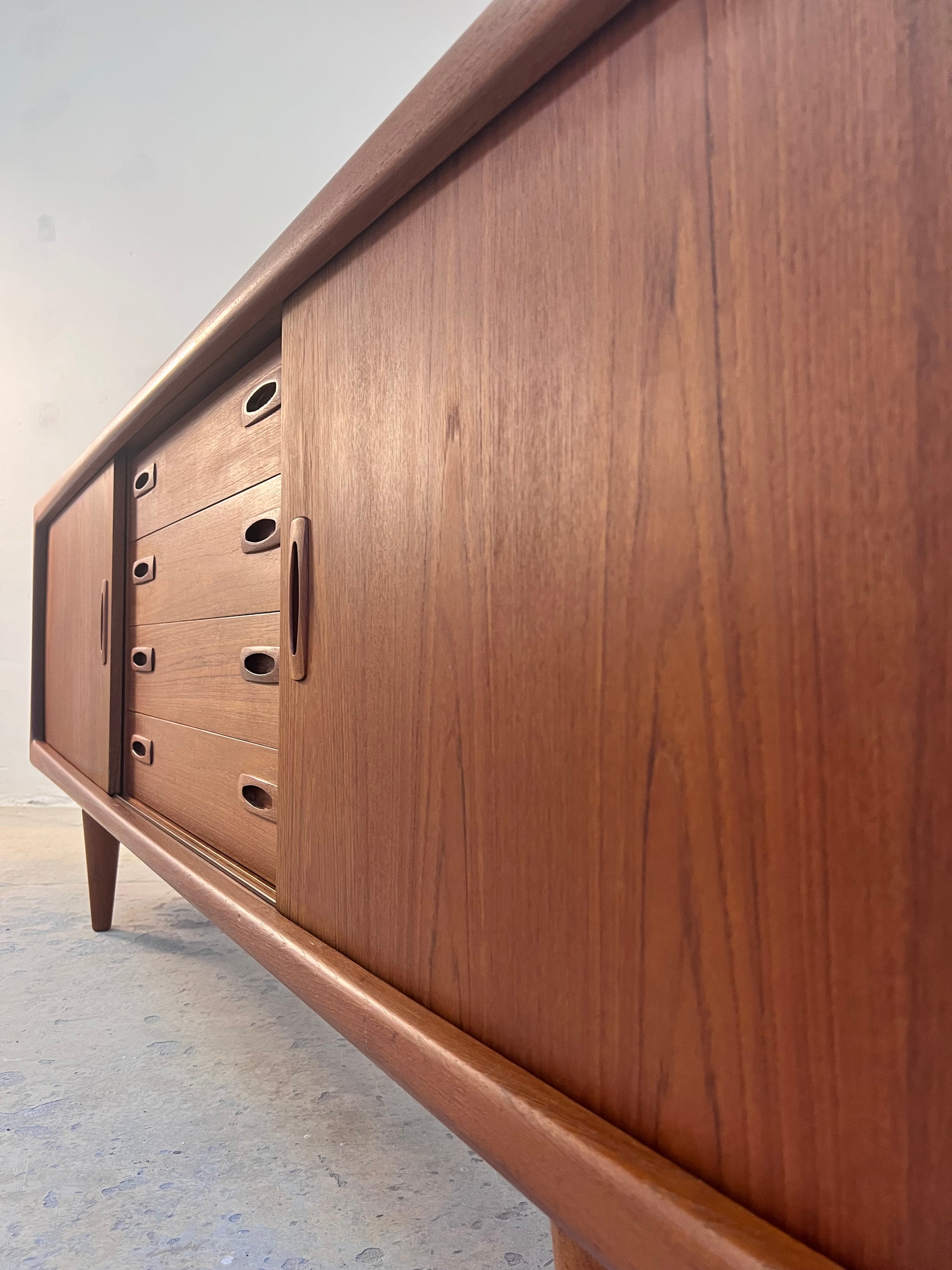 Sideboard Teak von H.P. Hansen - Breite 220 cm