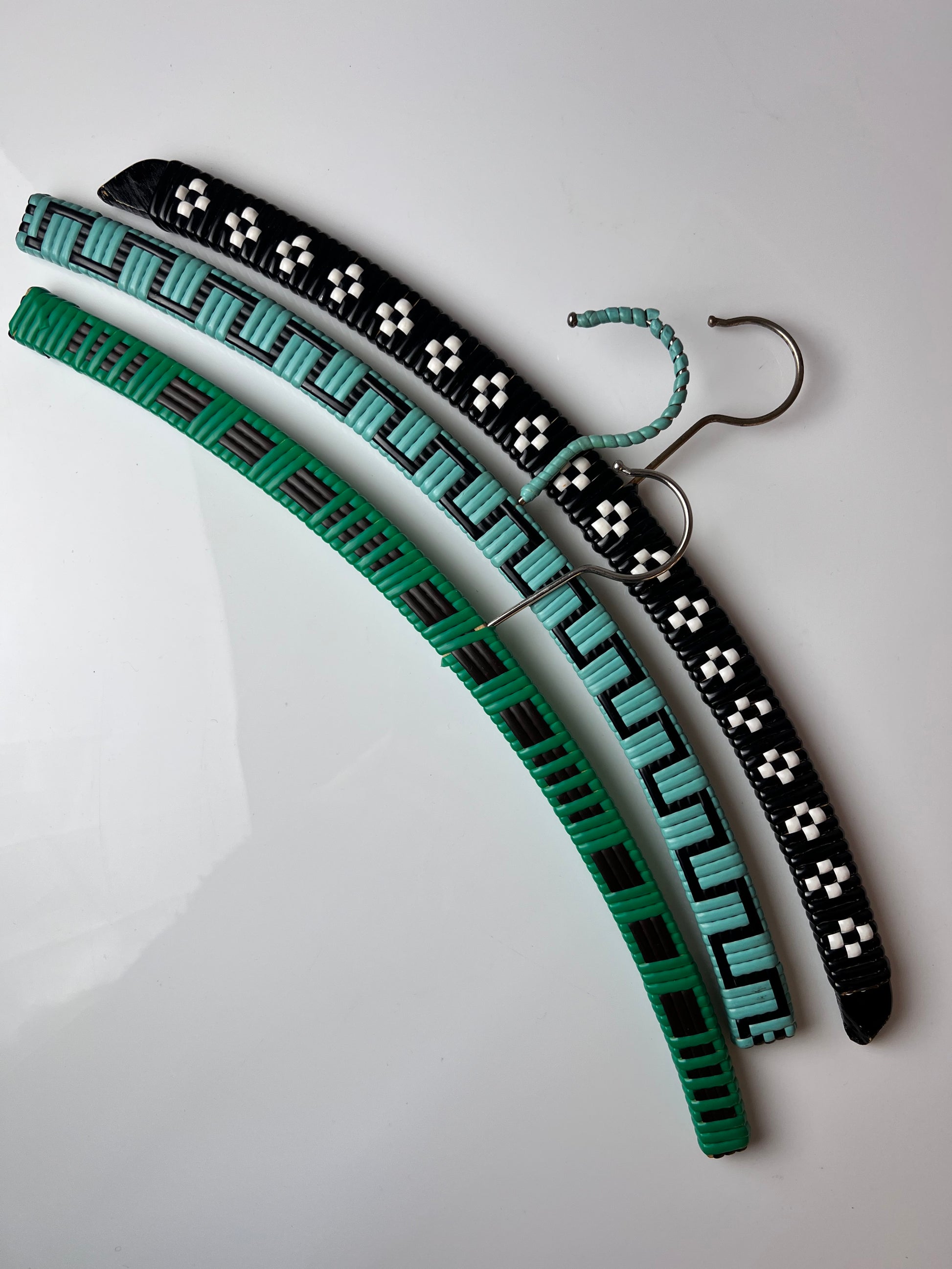 Set: 3x Kleiderbügel grün schwarz