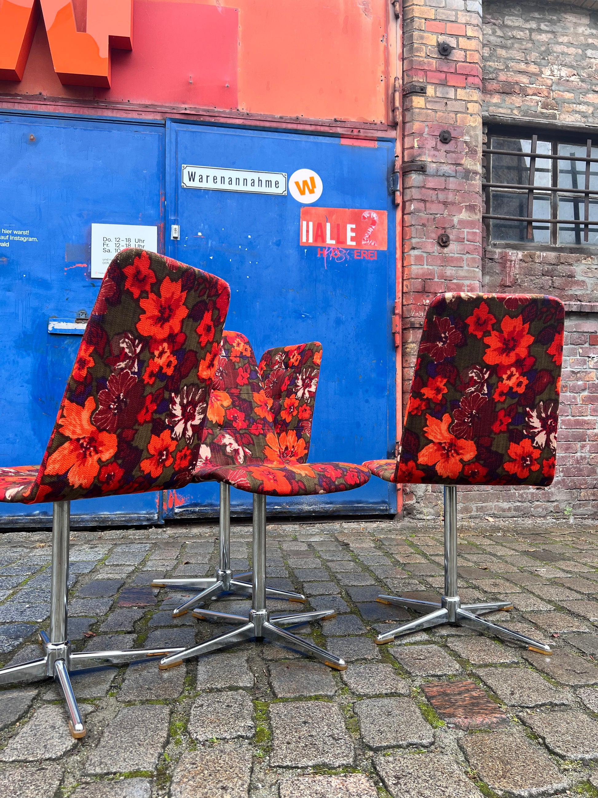 Set: 4x Drehstuhl rot floral von EKA Wohnmöbel