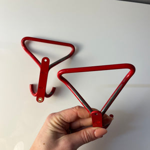 Set: 2x Wandhaken rot Metall