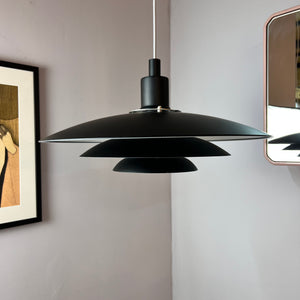 Lamellenlampe schwarz weiß aus Dänemark