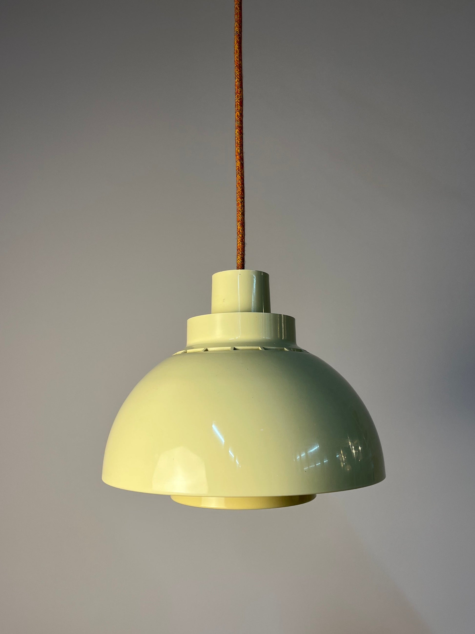 Hängelampen Minisol creme von K. Kewo für Nordisk Solar