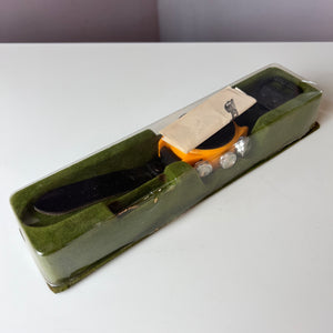 Wandradio in Form einer Armbanduhr