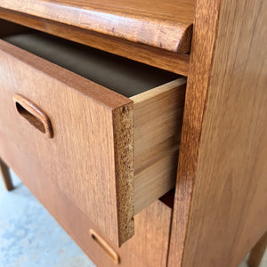 Sekretär Teak halbrund mit Schloss aus Dänemark