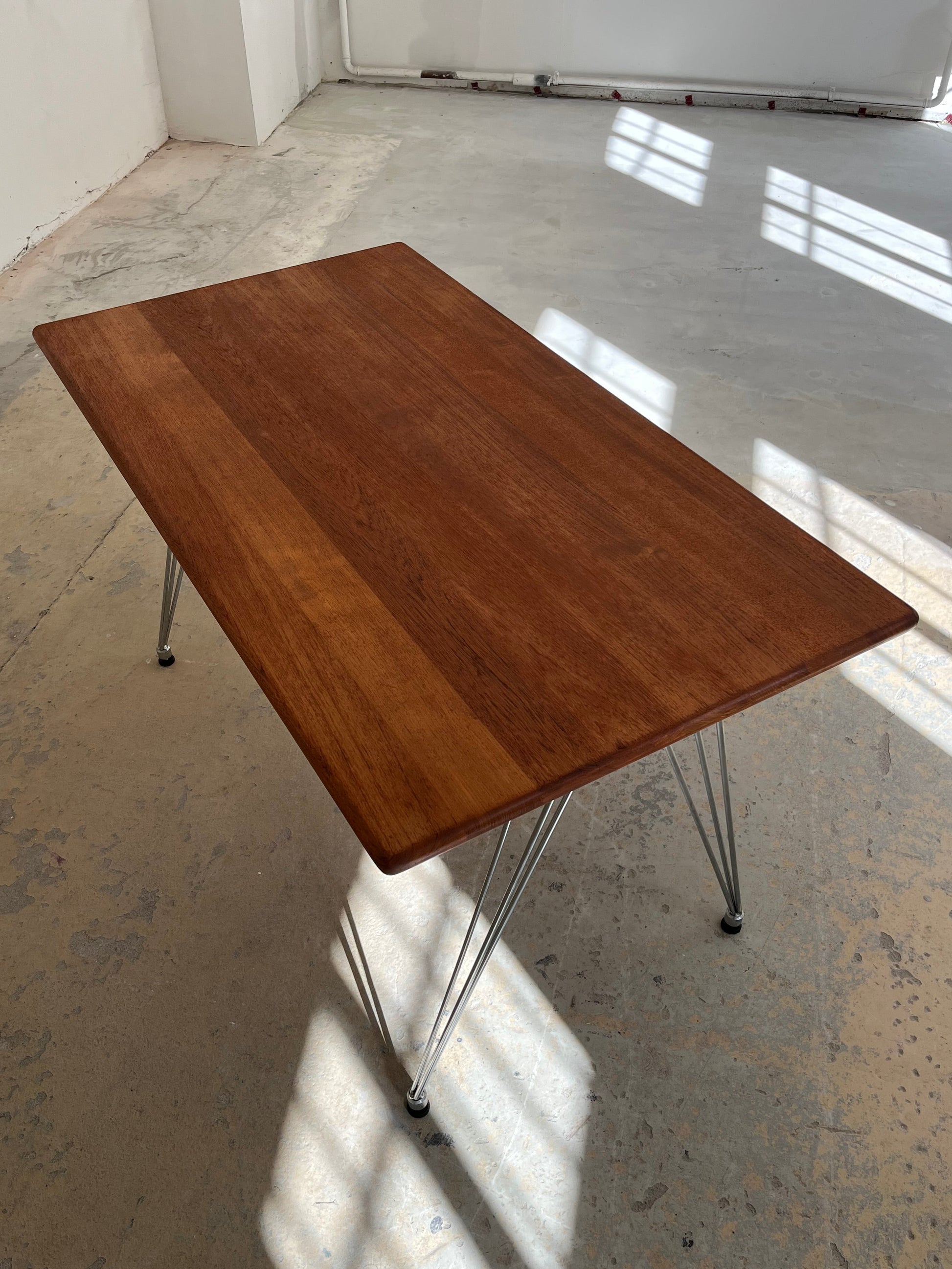 Esstisch / Schreibtisch Teak mit neuem Chromgestell von O. D. Møbler