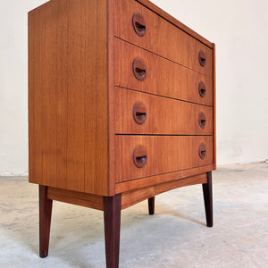 Kommode Teak mit runden Griffmulden aus Dänemark
