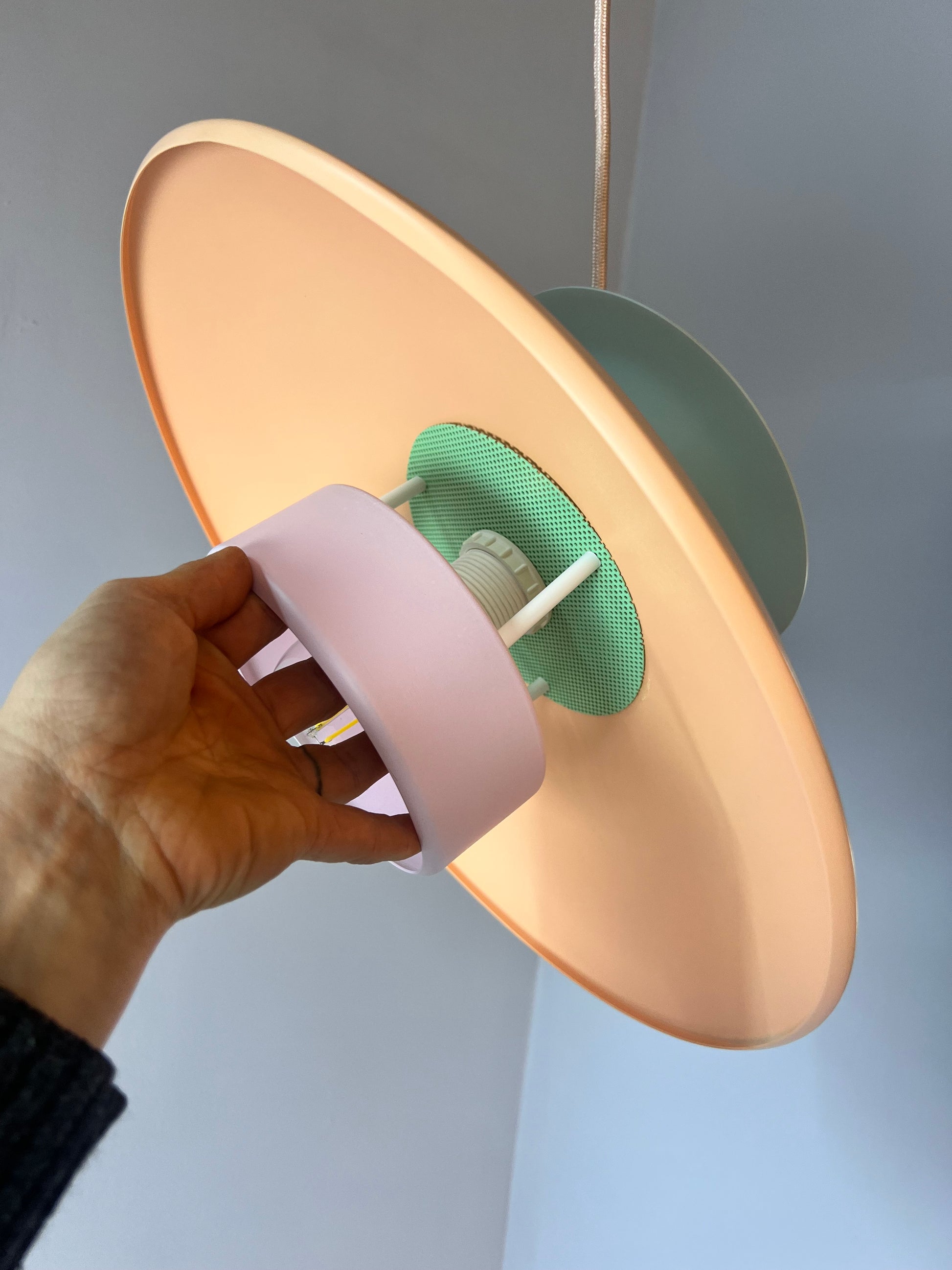 Lamellenlampe neu lackiert pastell-candy
