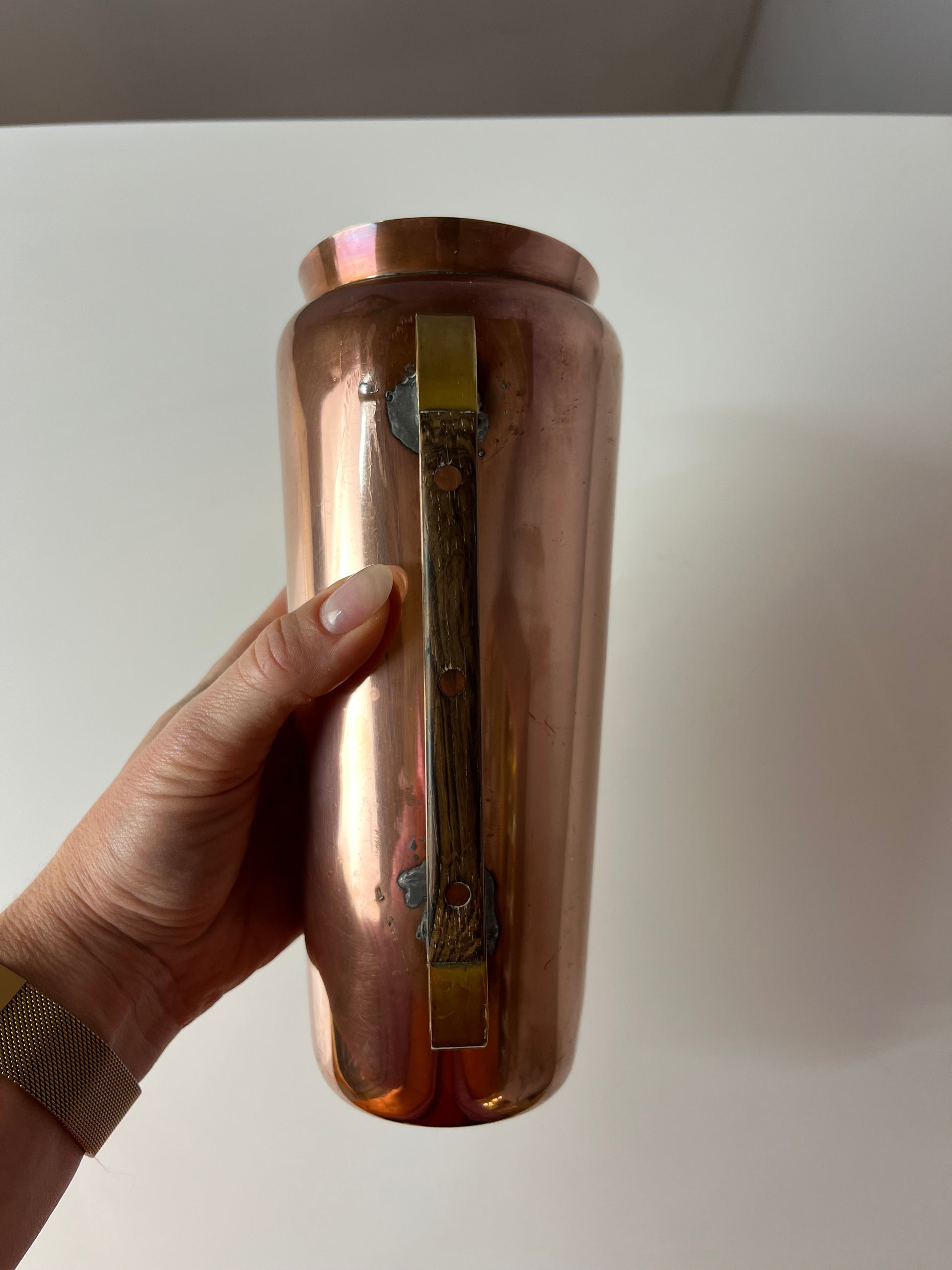 Krug Kupfer mit Holzgriff