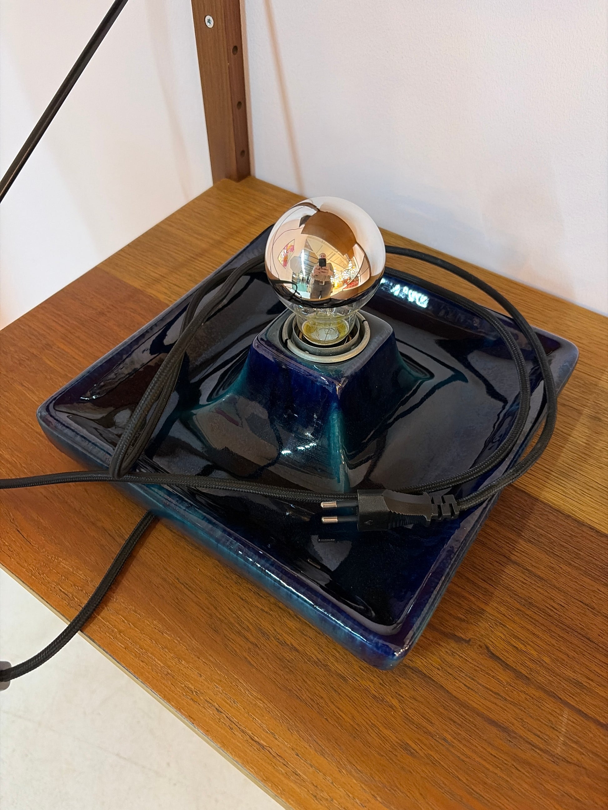 Quadratische Wandlampe blau Keramik von Hustadt Leuchten
