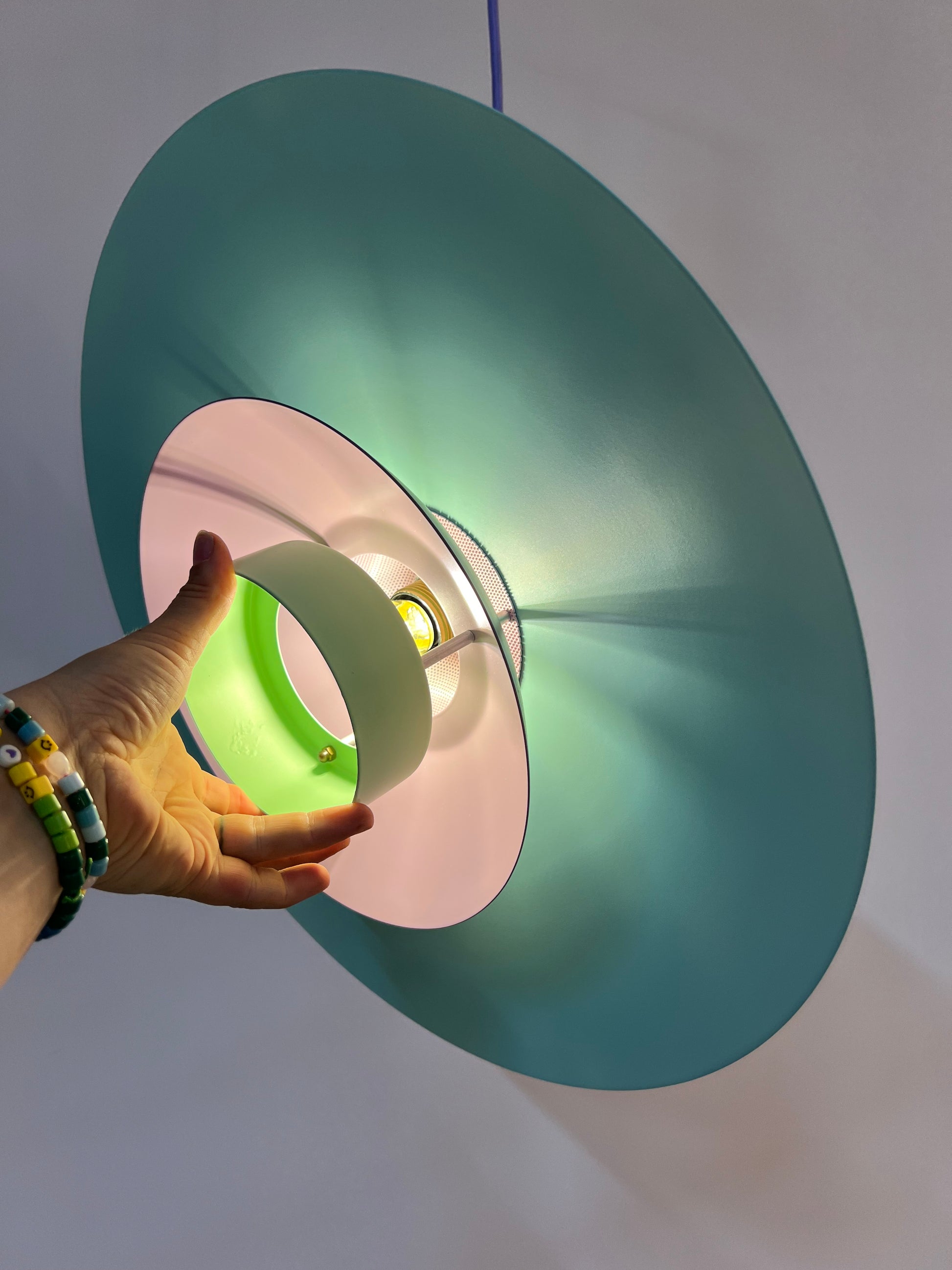 Lamellenlampe neu lackiert, Dänemark