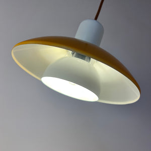 Lamellenlampe Typ 827 teils neu lackiert gelb weiß von Horn