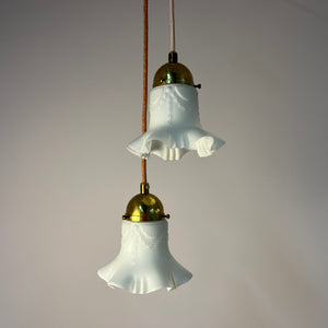 Blumenlampe Milchglas Messing aus Dänemark